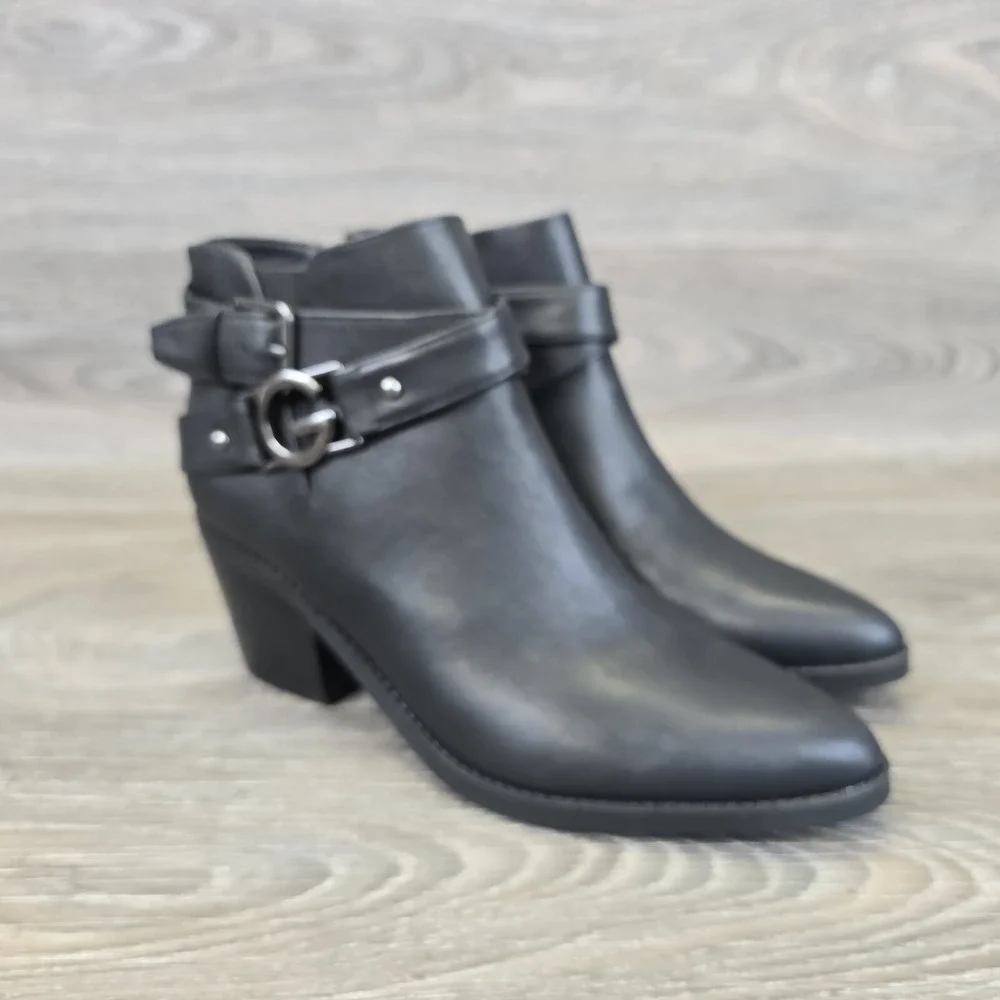 GBG by Guess Boots Womens Size 6.5 Black‎ Dustyn Chelsea Style Cuban Heel Ankle